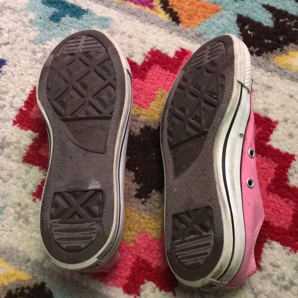 PINK CONVERSE SNEAKERS - Picture 3 of 5